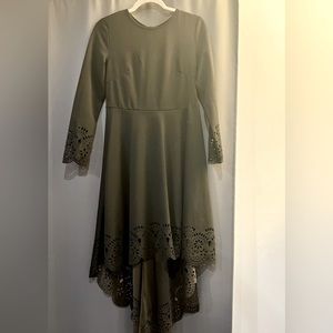 SHEIN low to high dress with sleeve details. Size Medium.